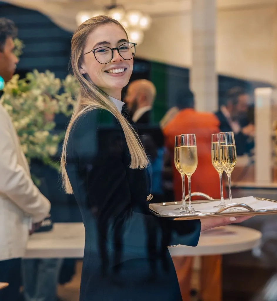 VIP Waiter